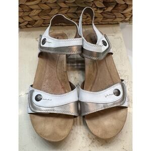 Rockport Cobb Hill Leather Sandals 9.5M White Metallic Trim 1.75 in Heel